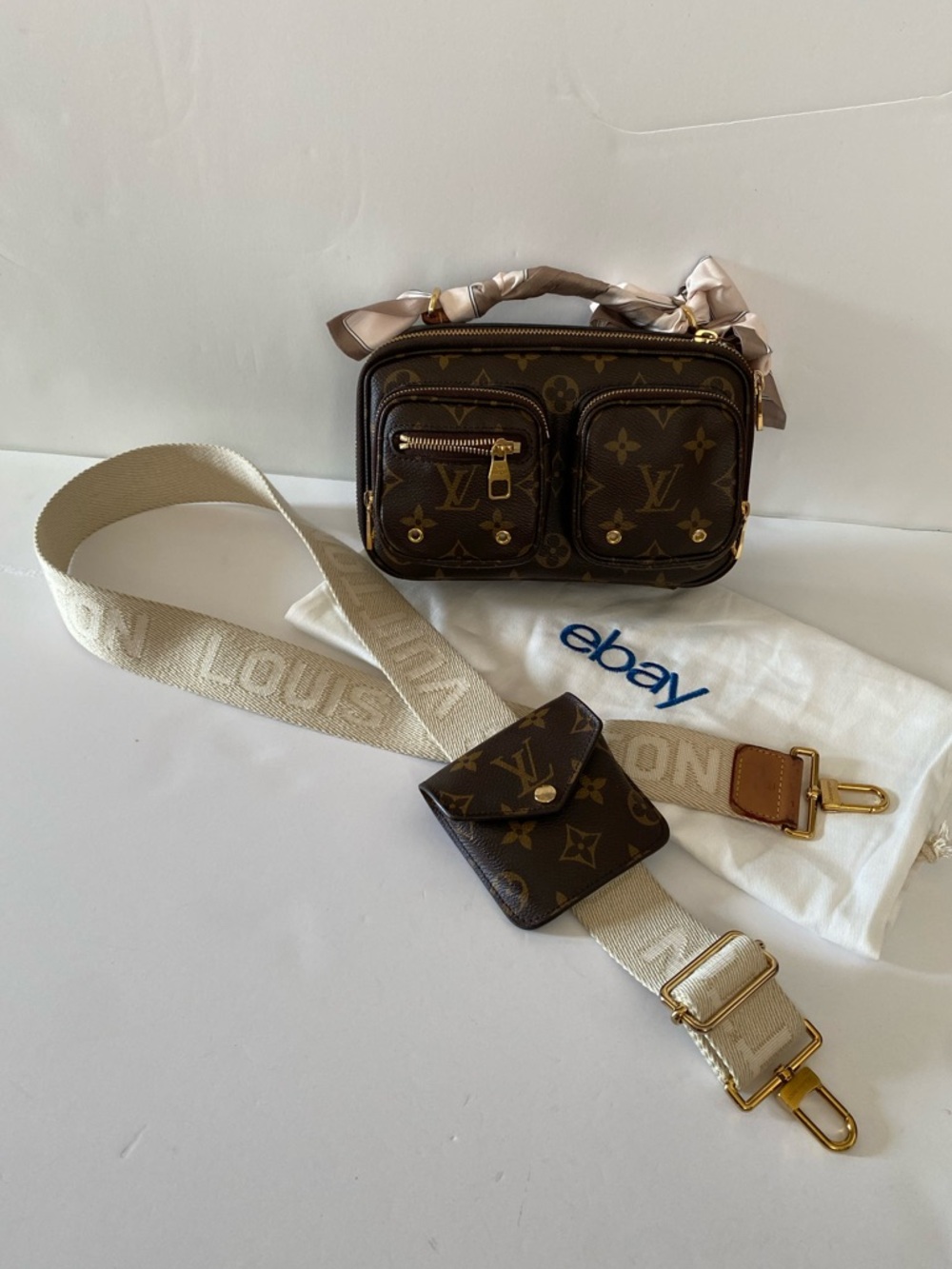 Louis Vuitton Utility crossbody bag